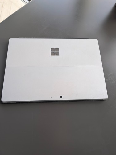 Surface pro 8gb ram - i5,,